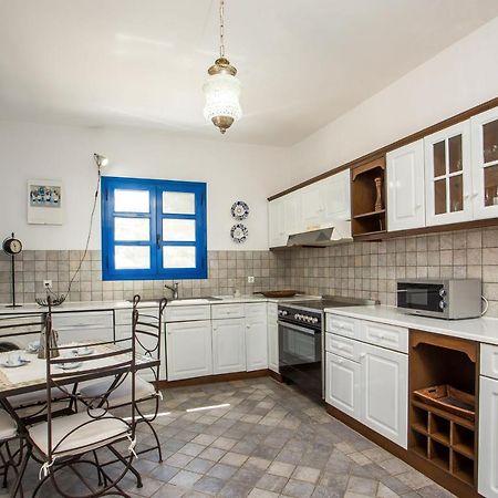 Villa Blue Sapphire Pefki  ภายนอก รูปภาพ