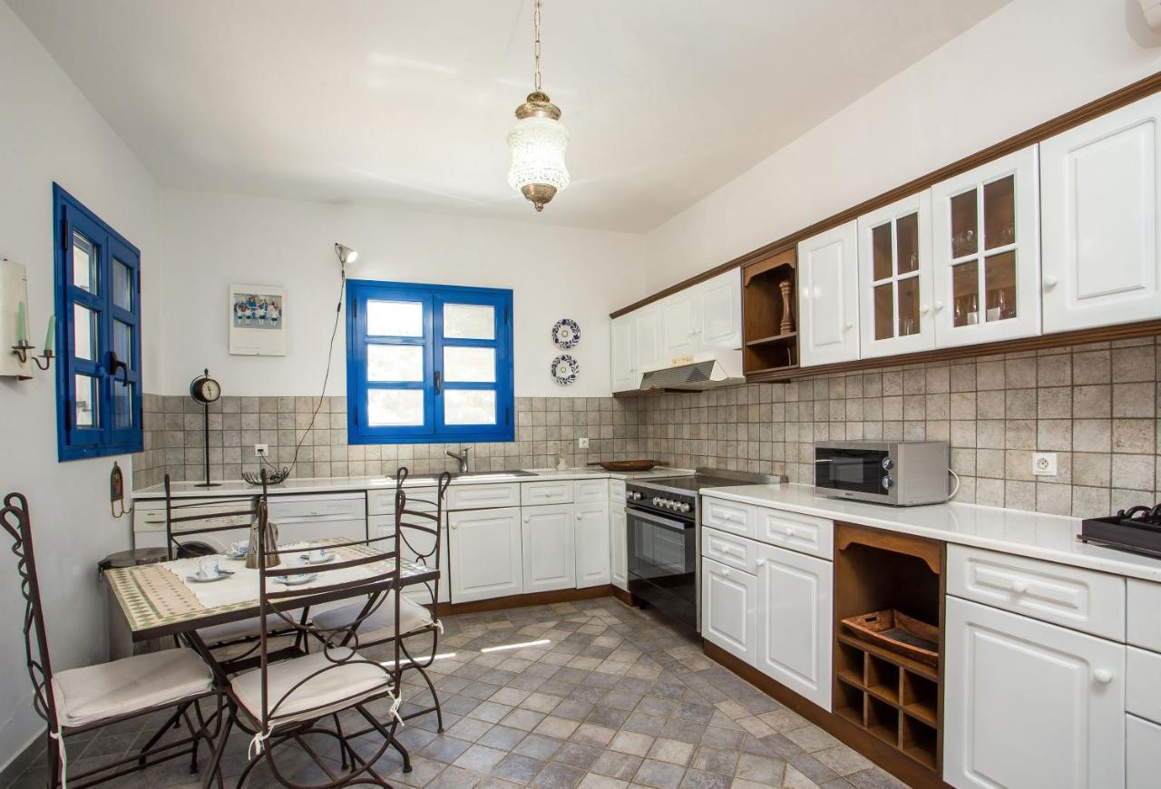 Villa Blue Sapphire Pefki  ภายนอก รูปภาพ
