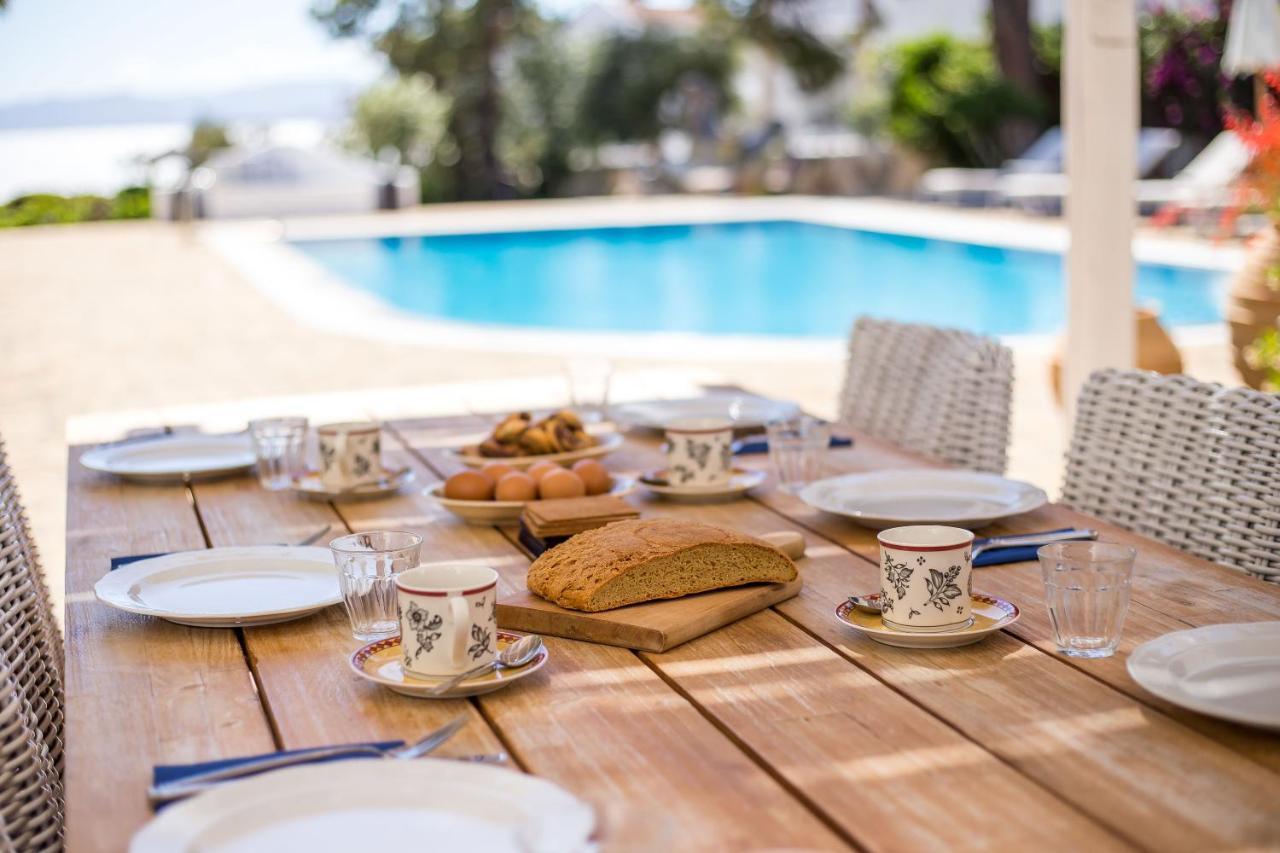 Villa Blue Sapphire Pefki  ภายนอก รูปภาพ