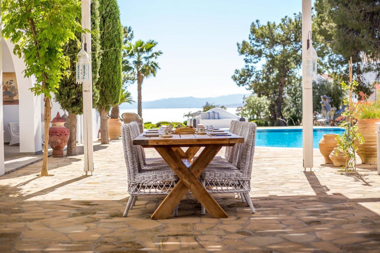 Villa Blue Sapphire Pefki  ภายนอก รูปภาพ