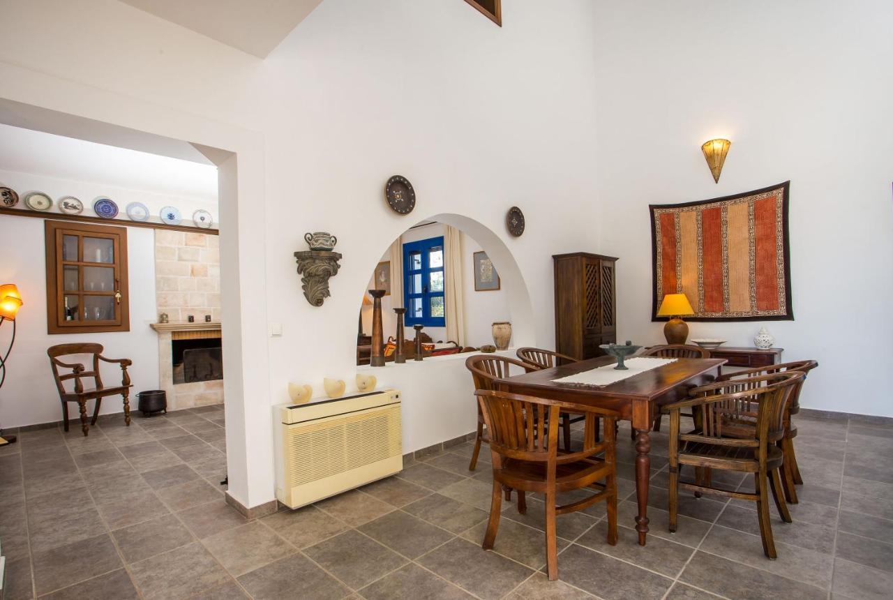 Villa Blue Sapphire Pefki  ภายนอก รูปภาพ